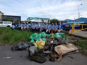 15 volunteers after the little picking morning in Lidget Green.